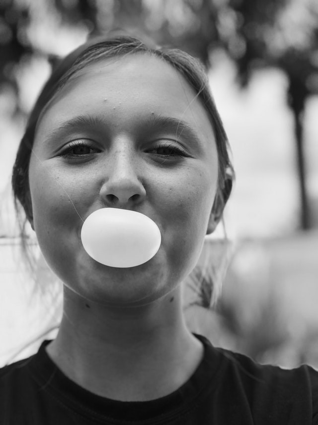 The Benefits of Chewing Gum | 32827 Periodontist